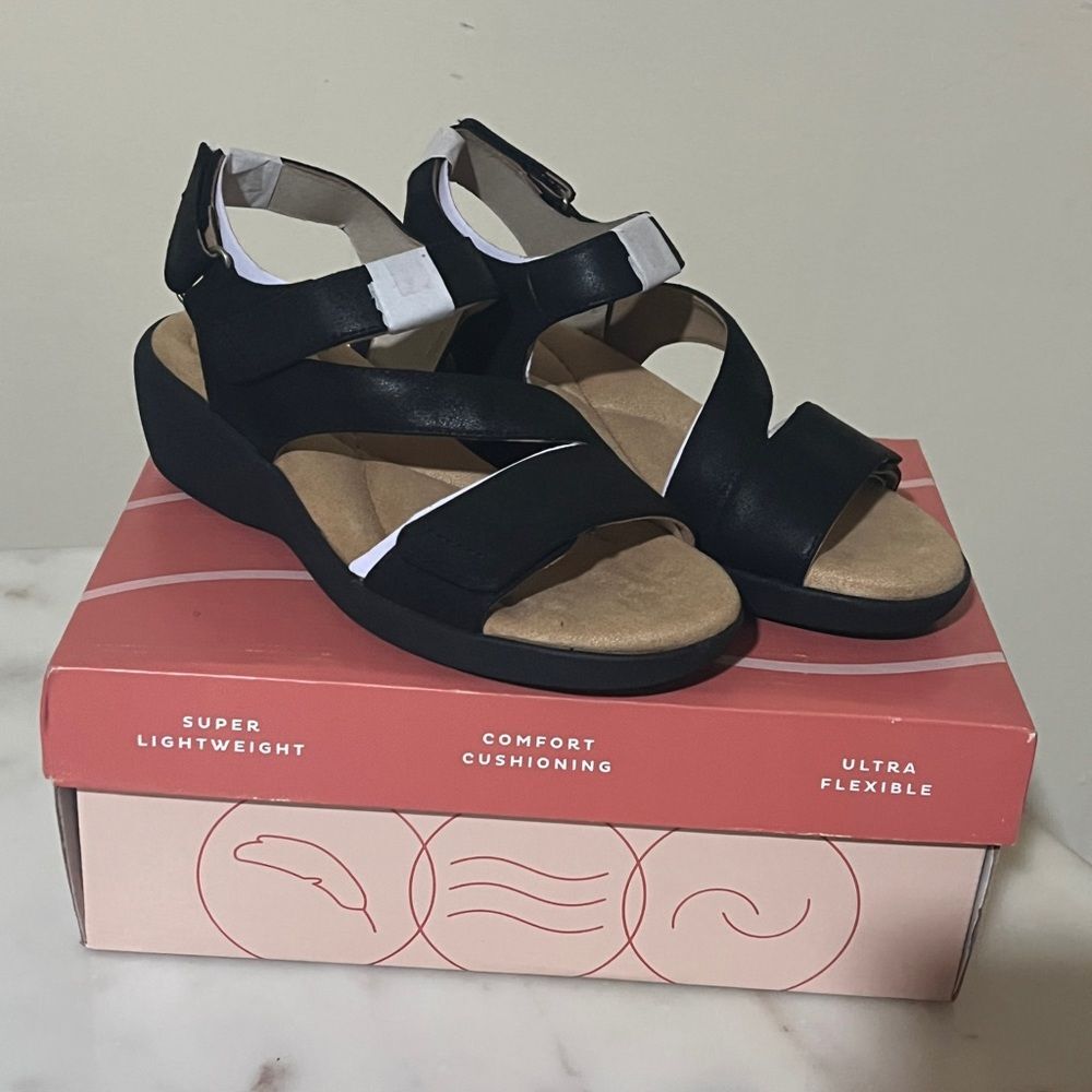 NIB Easy Spirit Black Wedge Sandal Comfort Sz 8.5 W